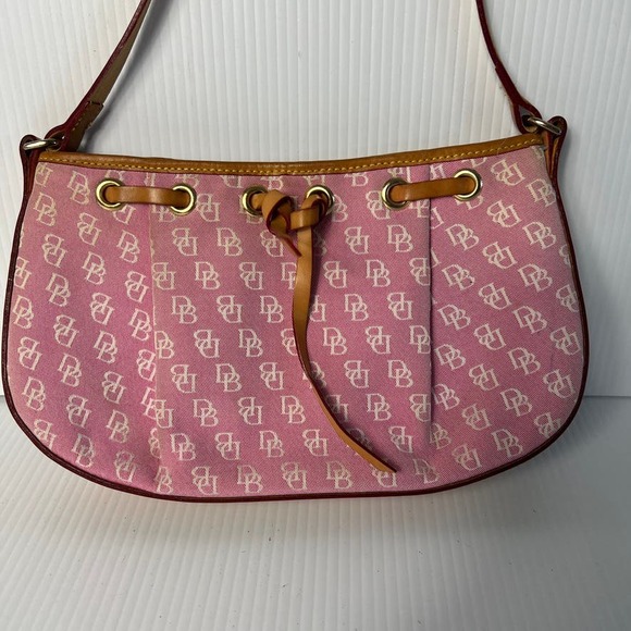 2000 Y2K Dooney & Bourke Shoulder Bag Baguette Signature Monogram Logo Baby Pink - Picture 2 of 10